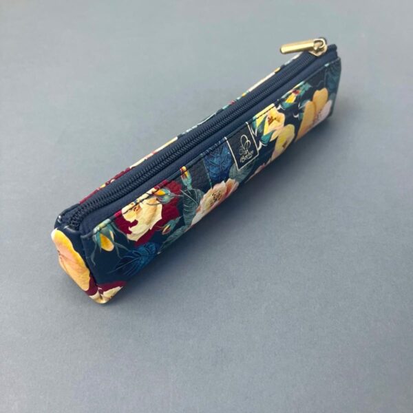 Etui saszetka piórnik trójkątny żółte kwiatki 5903641209687