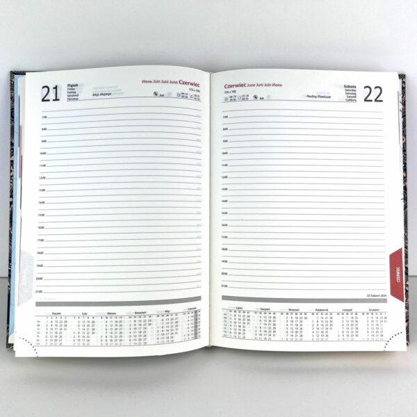 Kalendarz 2024 książkowy A5 dzienny sobota i niedziela osobno okładka soft touch papier chamois ZYGZAKI