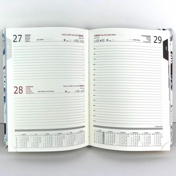 Kalendarz 2024 książkowy A5 dzienny sobota i niedziela razem okładka soft touch papier chamois BOTANIQUE PAWIE